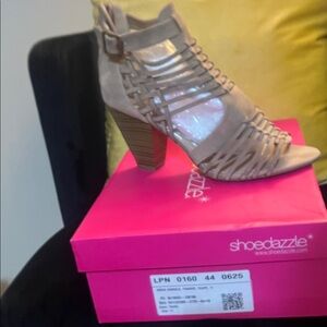 Shoe Dazzle Beige Strappy Heels